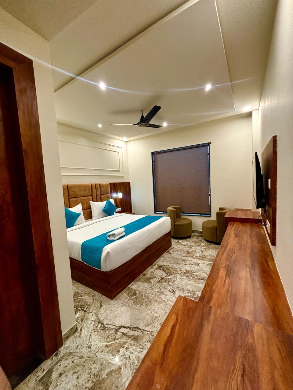 47b71f2e-af7f-4e72-a451-a61a5e551d8b